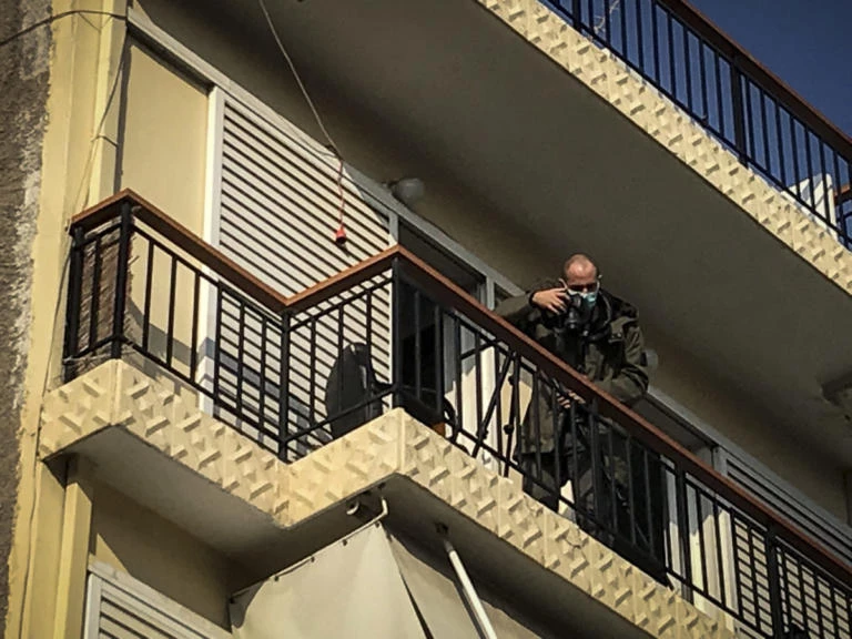 Προφυλακιστέος ο αστυνομικός που δέθηκε και ξυλοκοπήθηκε από Πακιστανούς στη Νίκαια